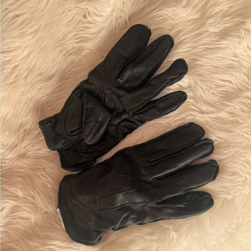 Elegant Black Leather Gloves